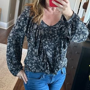 Hinge long sleeve deep v neck top with ruffle